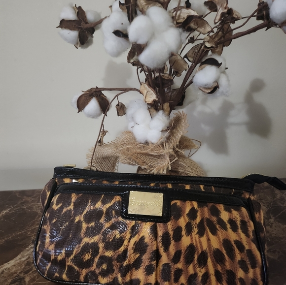 New Betsey Johnson Clutch - Picture 4 of 11